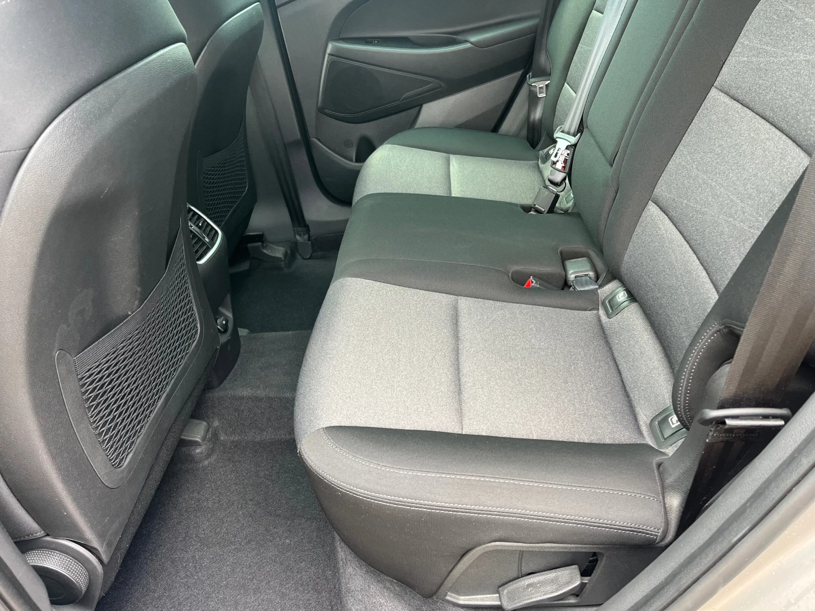 Hyundai Tucson 1.6CRDI 83000х.км, снимка 12 - Автомобили и джипове - 55269893