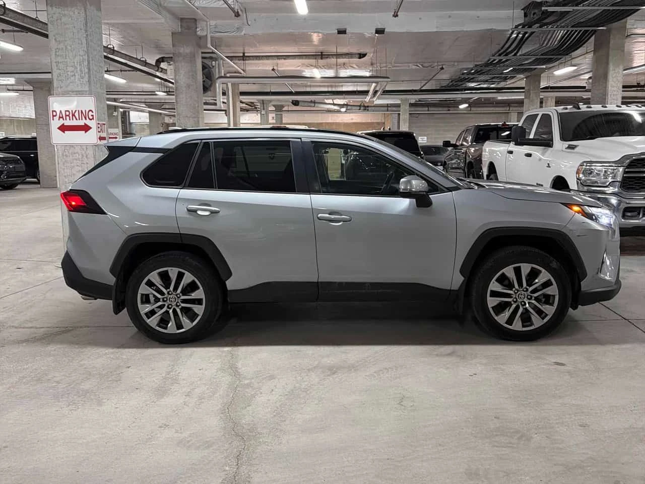 Toyota Rav4 * XLE * CARFAX * ОПЦИЯ ЗА ФИНАНСИРАНЕ, снимка 3 - Автомобили и джипове - 55452299
