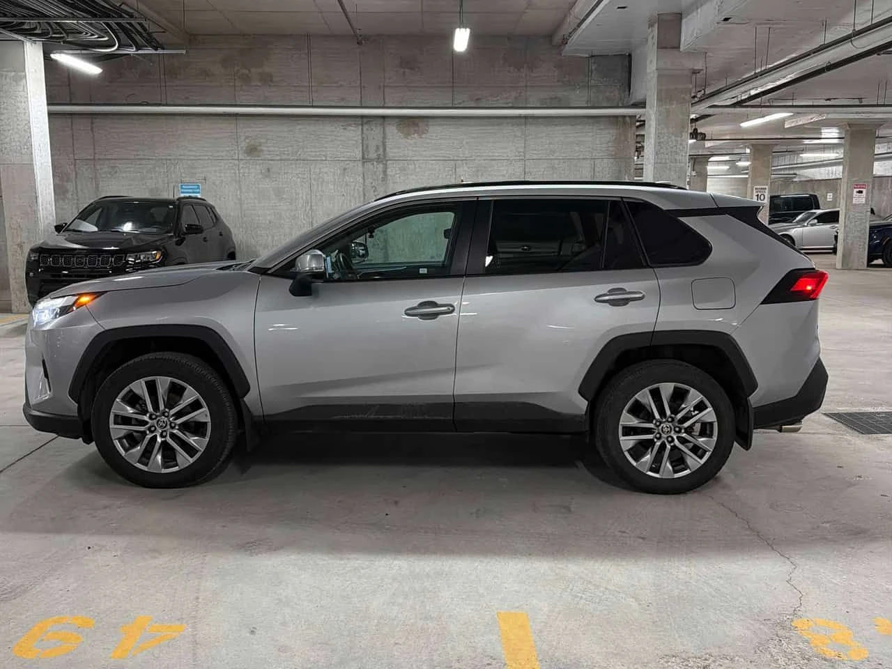 Toyota Rav4 * XLE * CARFAX * ОПЦИЯ ЗА ФИНАНСИРАНЕ, снимка 2 - Автомобили и джипове - 55452299