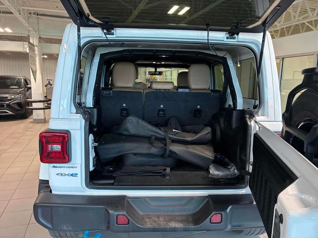 Jeep Wrangler * Unlimited Sahara * CARFAX * ���� �� �� | Mobile.bg � ����������� 15