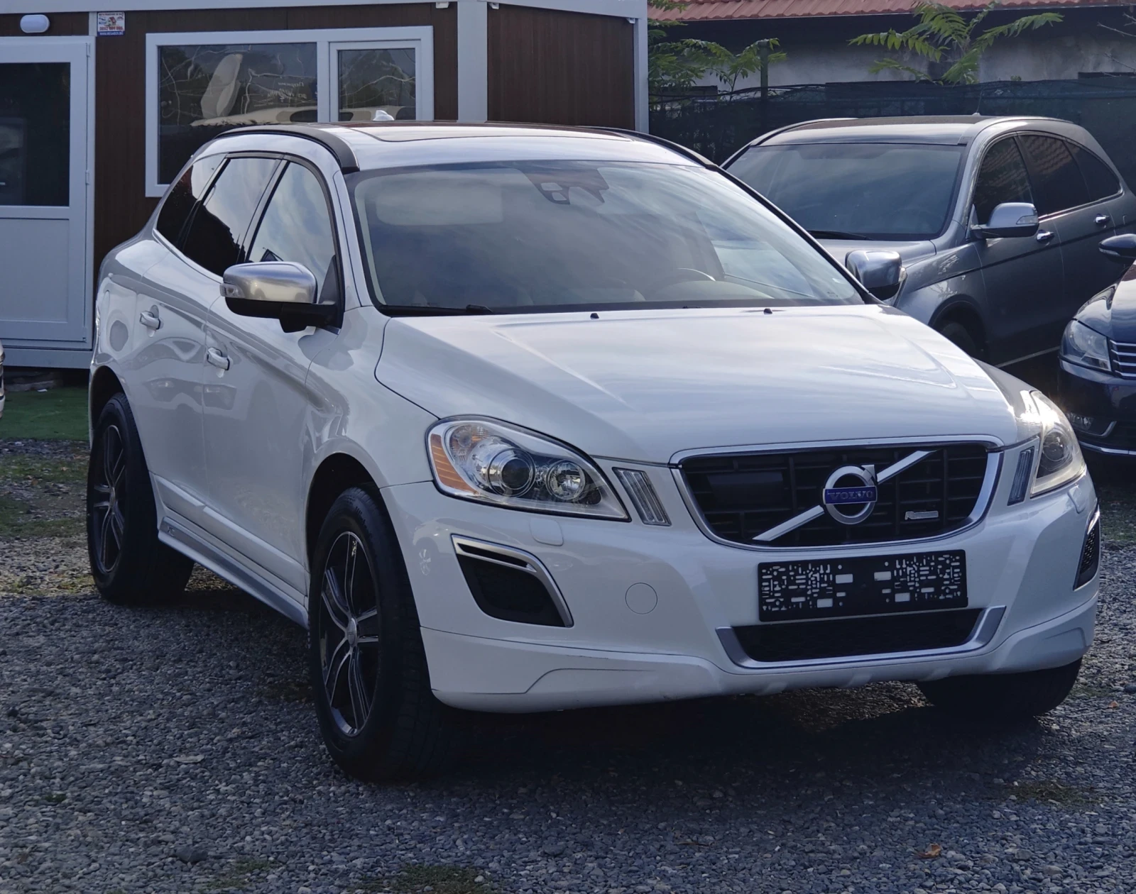 Volvo XC60 D5-205-R-Dizain, снимка 2 - Автомобили и джипове - 55857847