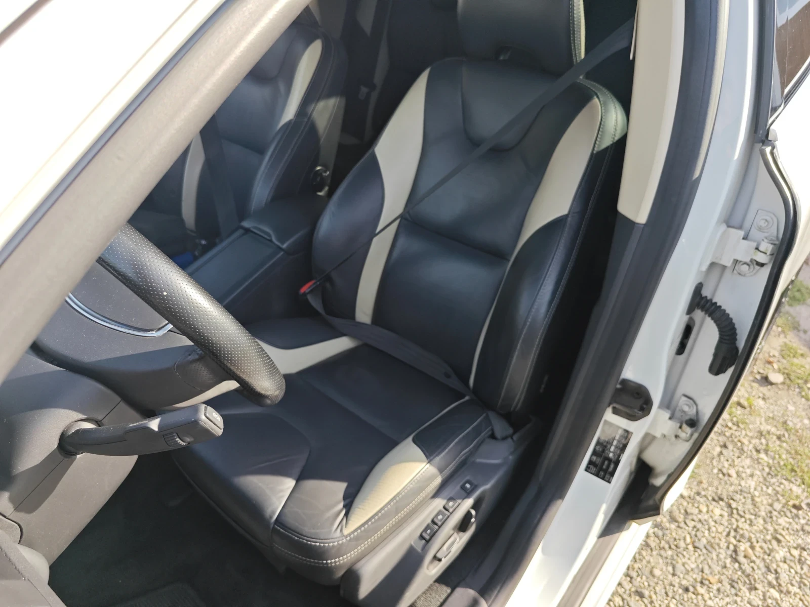 Volvo XC60 D5-205-R-Dizain, снимка 10 - Автомобили и джипове - 55857847