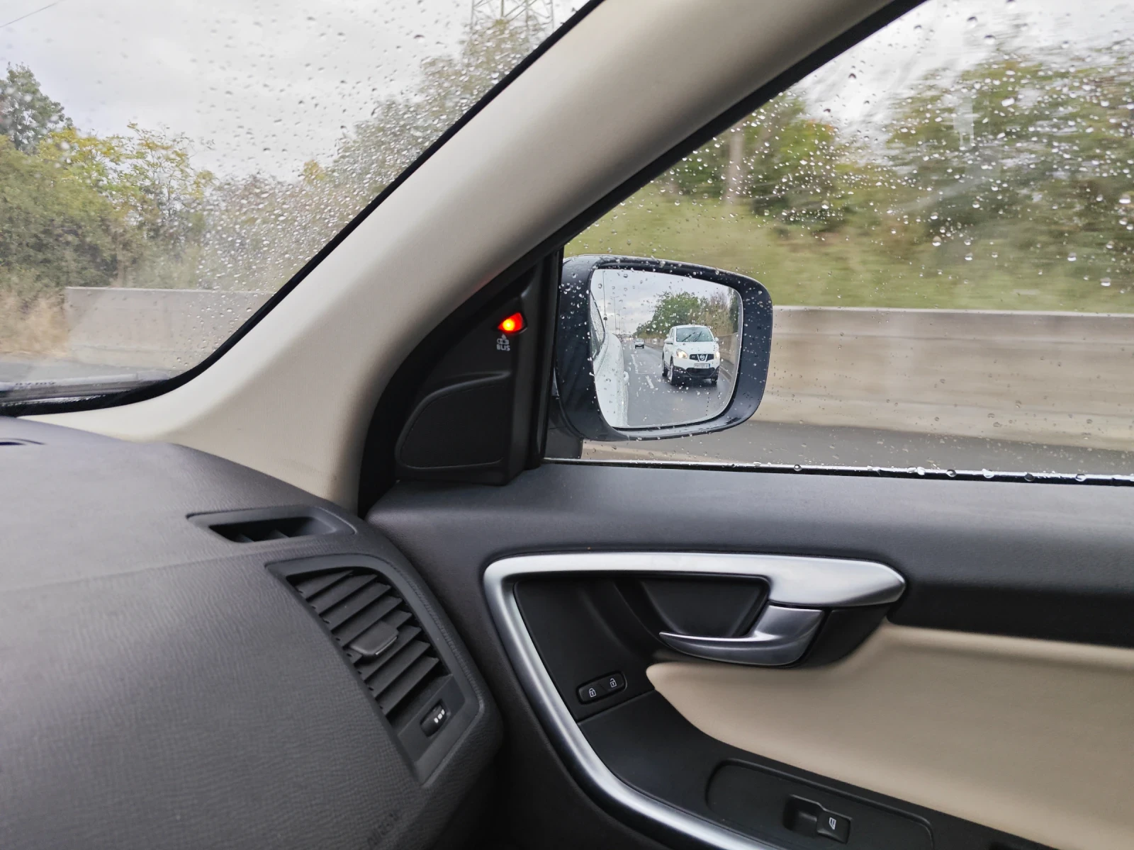 Volvo XC60 D5-205-R-Dizain, снимка 4 - Автомобили и джипове - 55857847