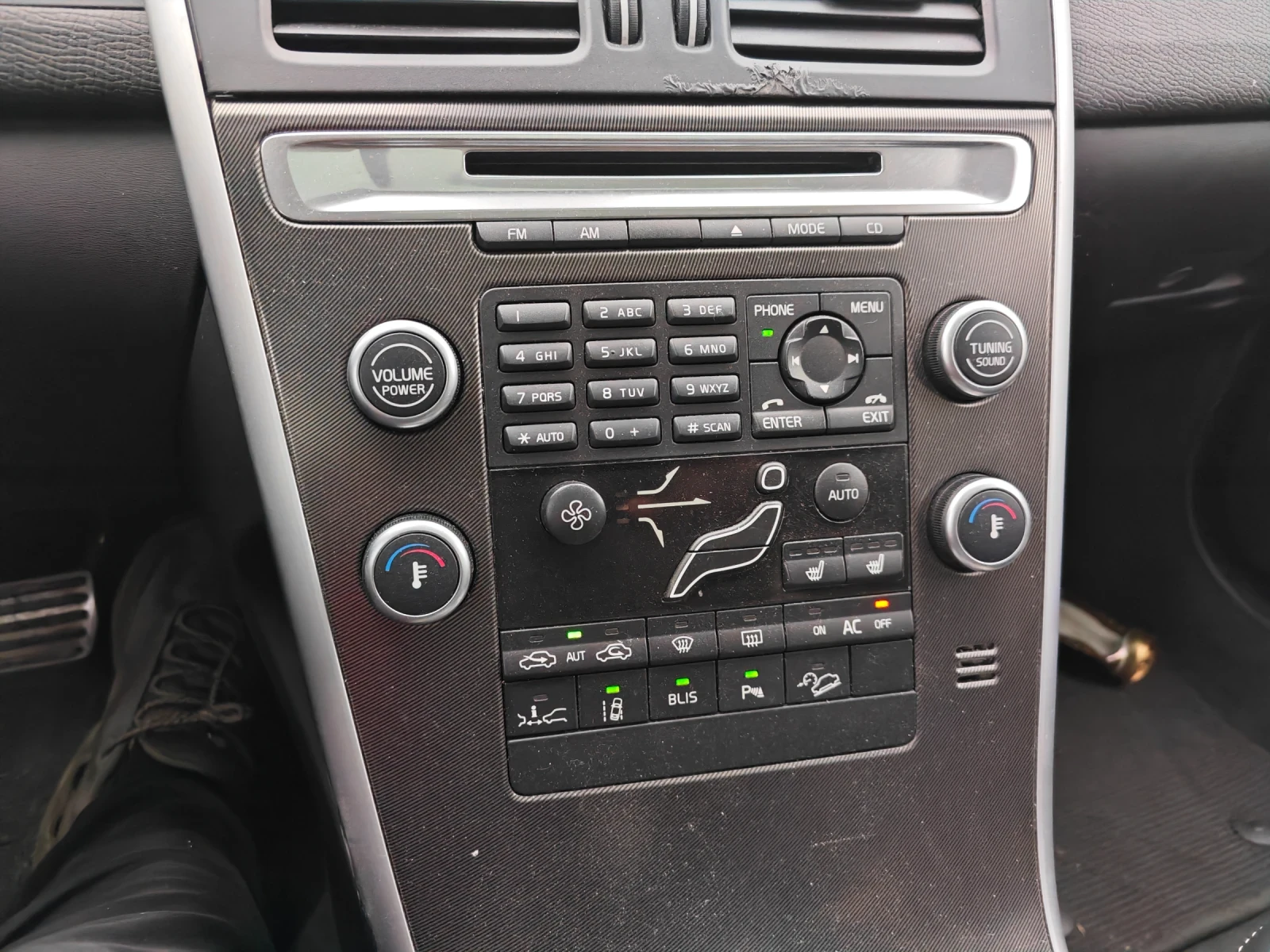 Volvo XC60 D5-205-R-Dizain, снимка 5 - Автомобили и джипове - 55857847