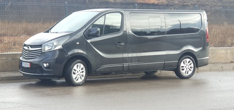 Opel Vivaro 9 местен  - макси база, снимка 1 - Бусове и автобуси - 48298680