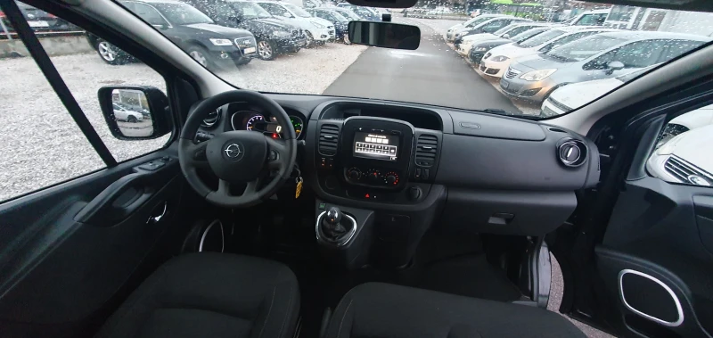 Opel Vivaro 9 местен  - макси база, снимка 11 - Бусове и автобуси - 48298680