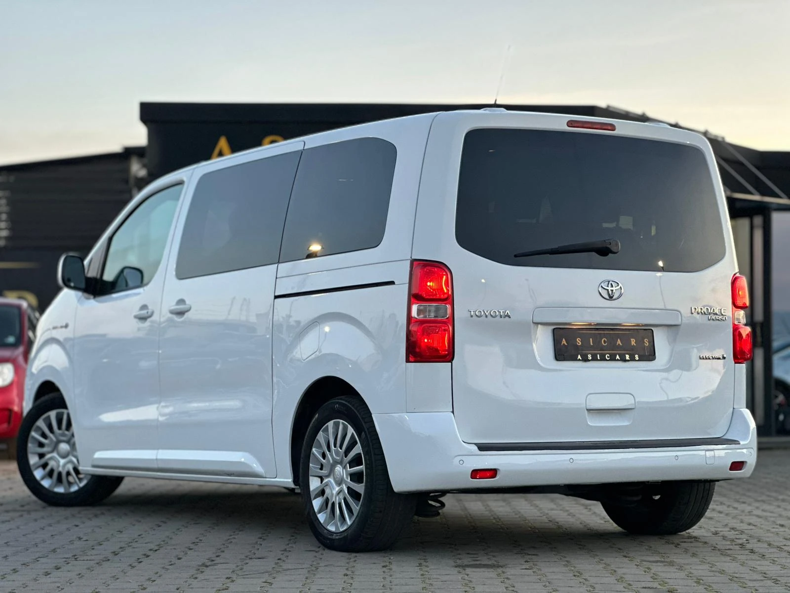 Toyota Proace / 8+ 1 / 75Kwh / TOP / | Mobile.bg � ����������� 3