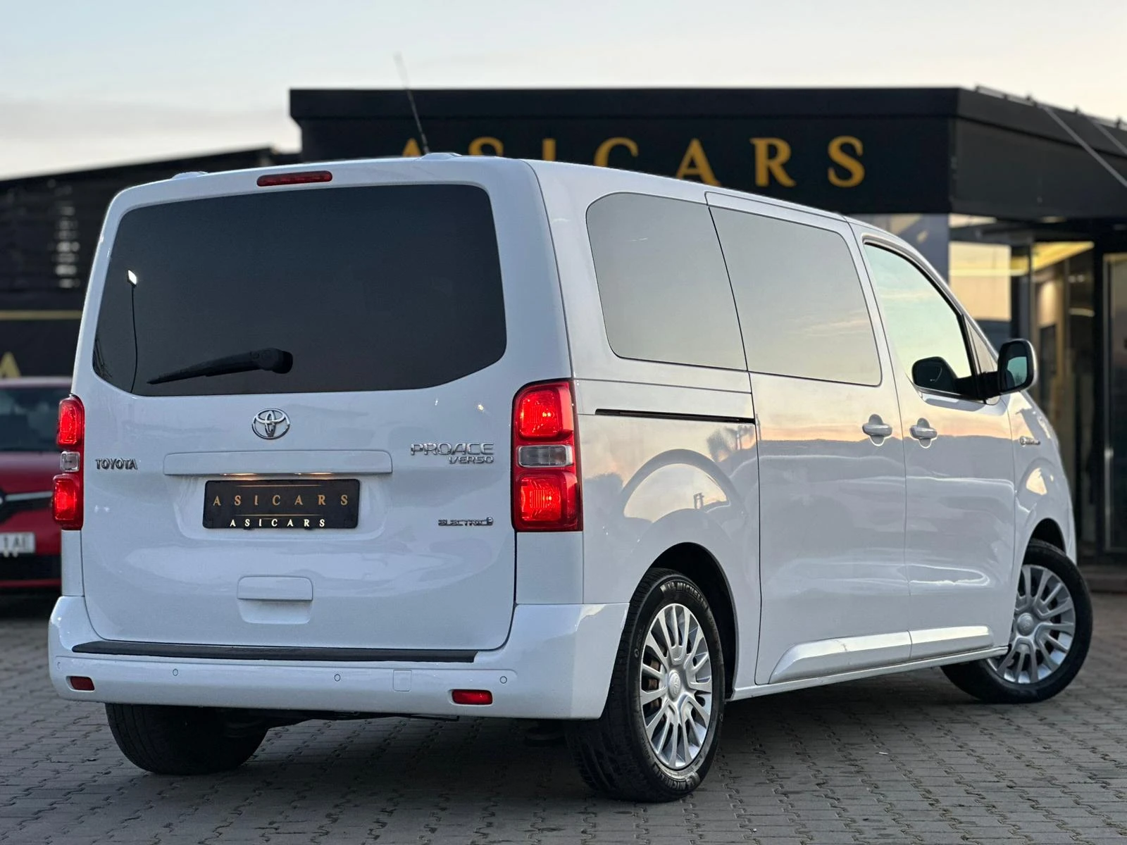 Toyota Proace / 8+ 1 / 75Kwh / TOP / | Mobile.bg � ����������� 5