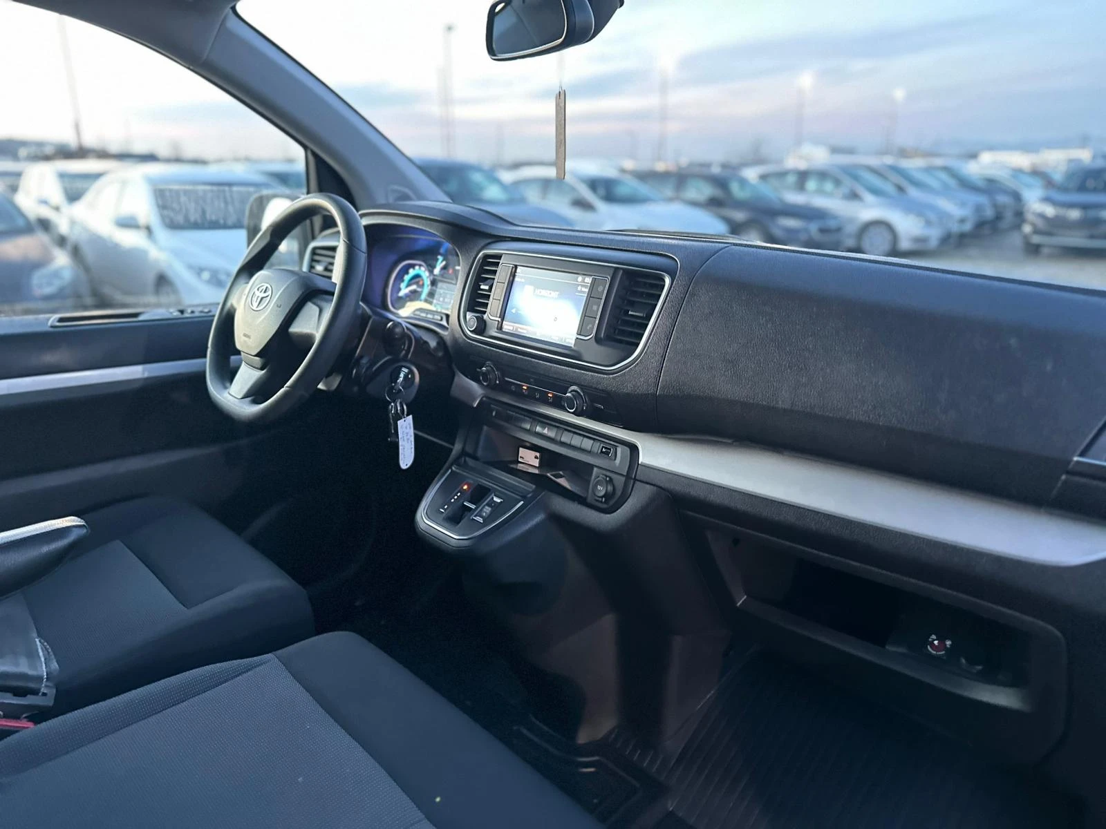Toyota Proace / 8+ 1 / 75Kwh / TOP / | Mobile.bg � ����������� 12