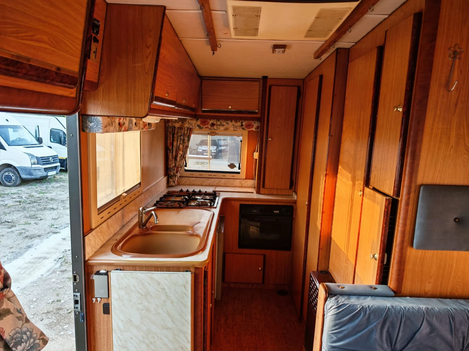 Mercedes-Benz Sprinter 2.9TDI КЕМПЕР , снимка 8 - Бусове и автобуси - 55072823