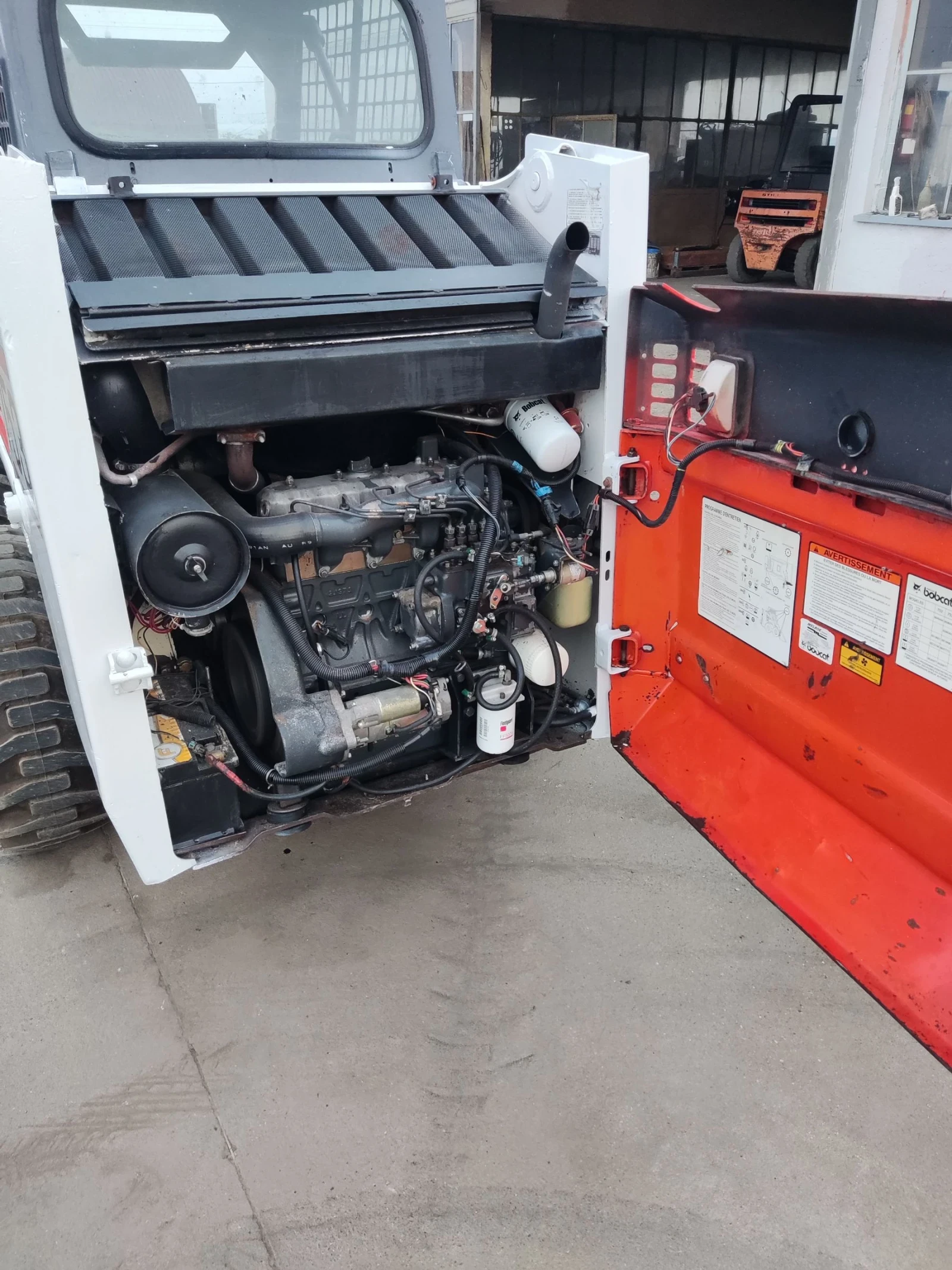 Мини челни товарачи Bobcat 753 - изображение 5