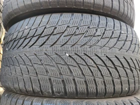 Гуми Зимни 235/40R19, снимка 4 - Гуми и джанти - 48959099