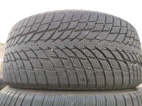 Гуми Зимни 235/40R19, снимка 1 - Гуми и джанти - 48959099