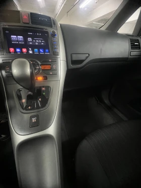 Toyota Auris, снимка 8