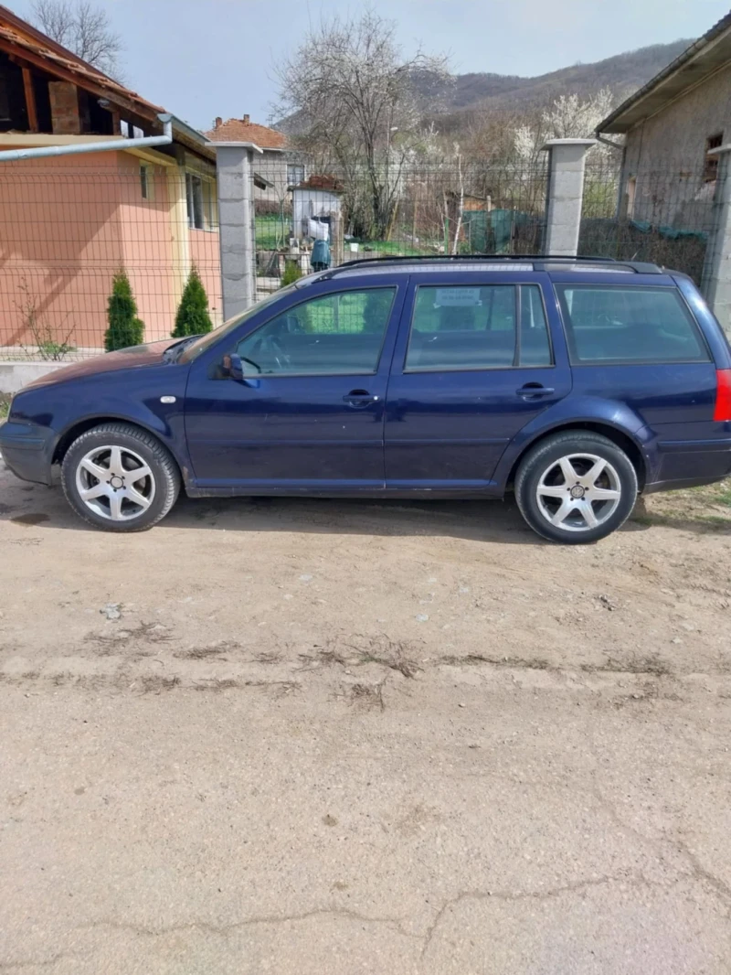 VW Golf, снимка 1 - Автомобили и джипове - 49515199