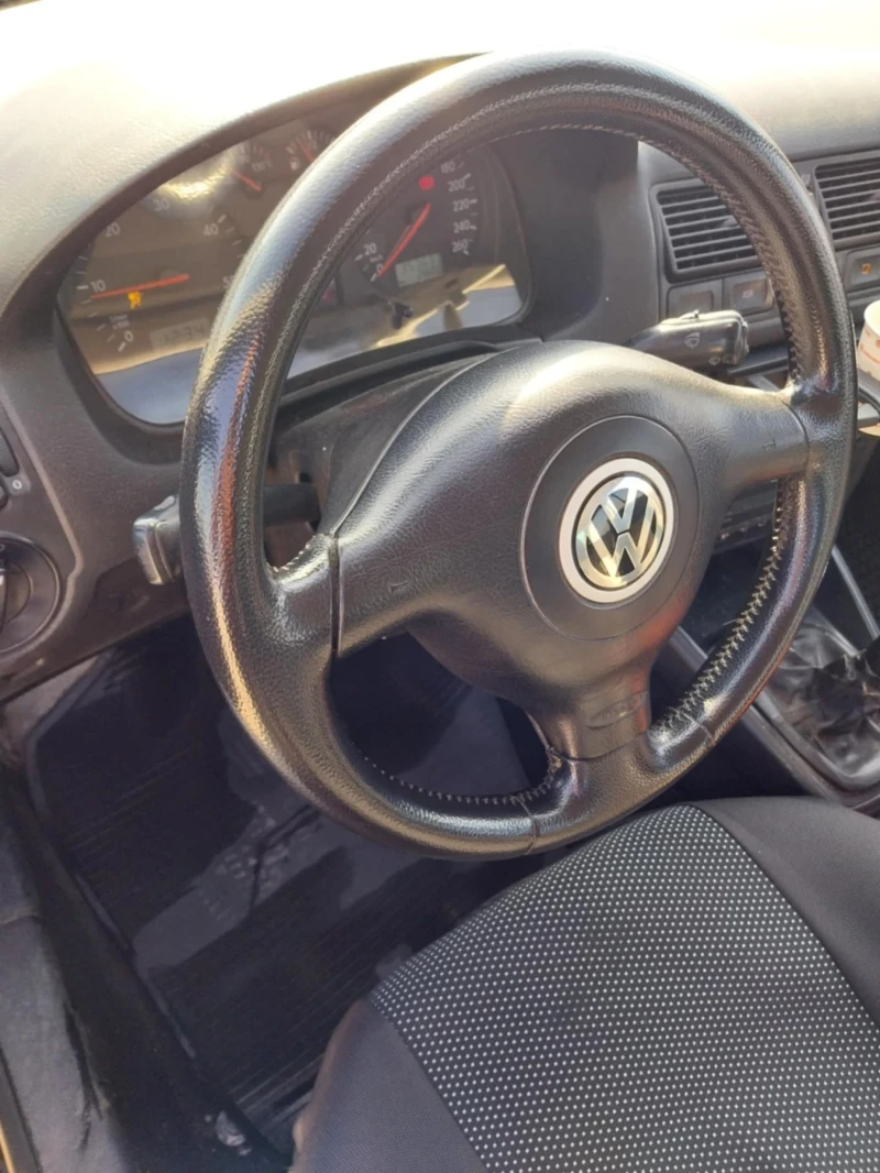 VW Golf, снимка 5 - Автомобили и джипове - 49515199