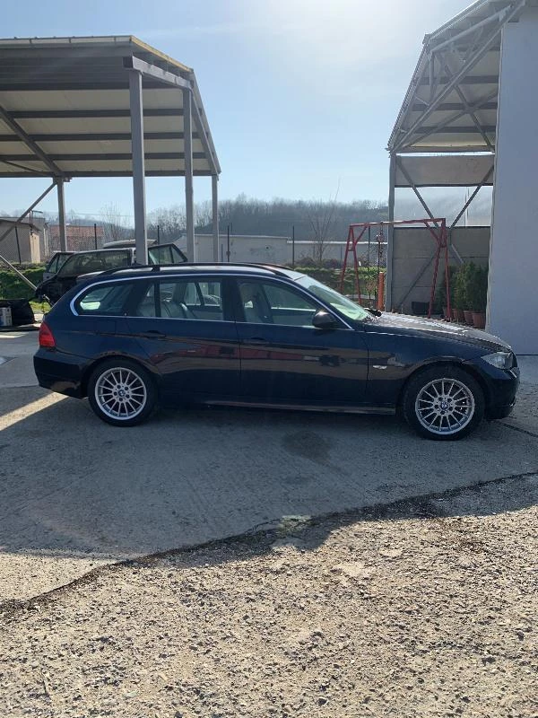 BMW 325 Xi, снимка 3 - Автомобили и джипове - 46837773