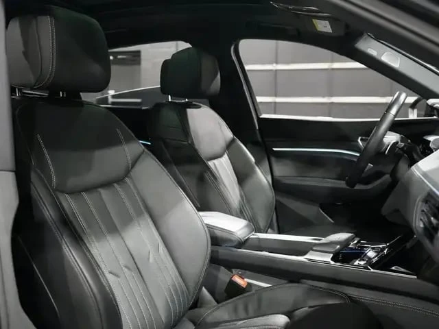 Audi E-Tron * CARFAX* 360* Bang&Olufsen* PANO, снимка 15 - Автомобили и джипове - 53224786