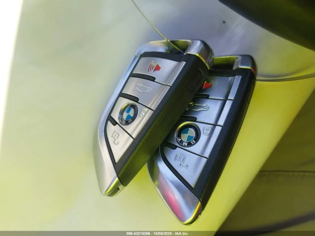 BMW M8 * COMPETITION* HeadUp* Laser* , снимка 15 - Автомобили и джипове - 54795223
