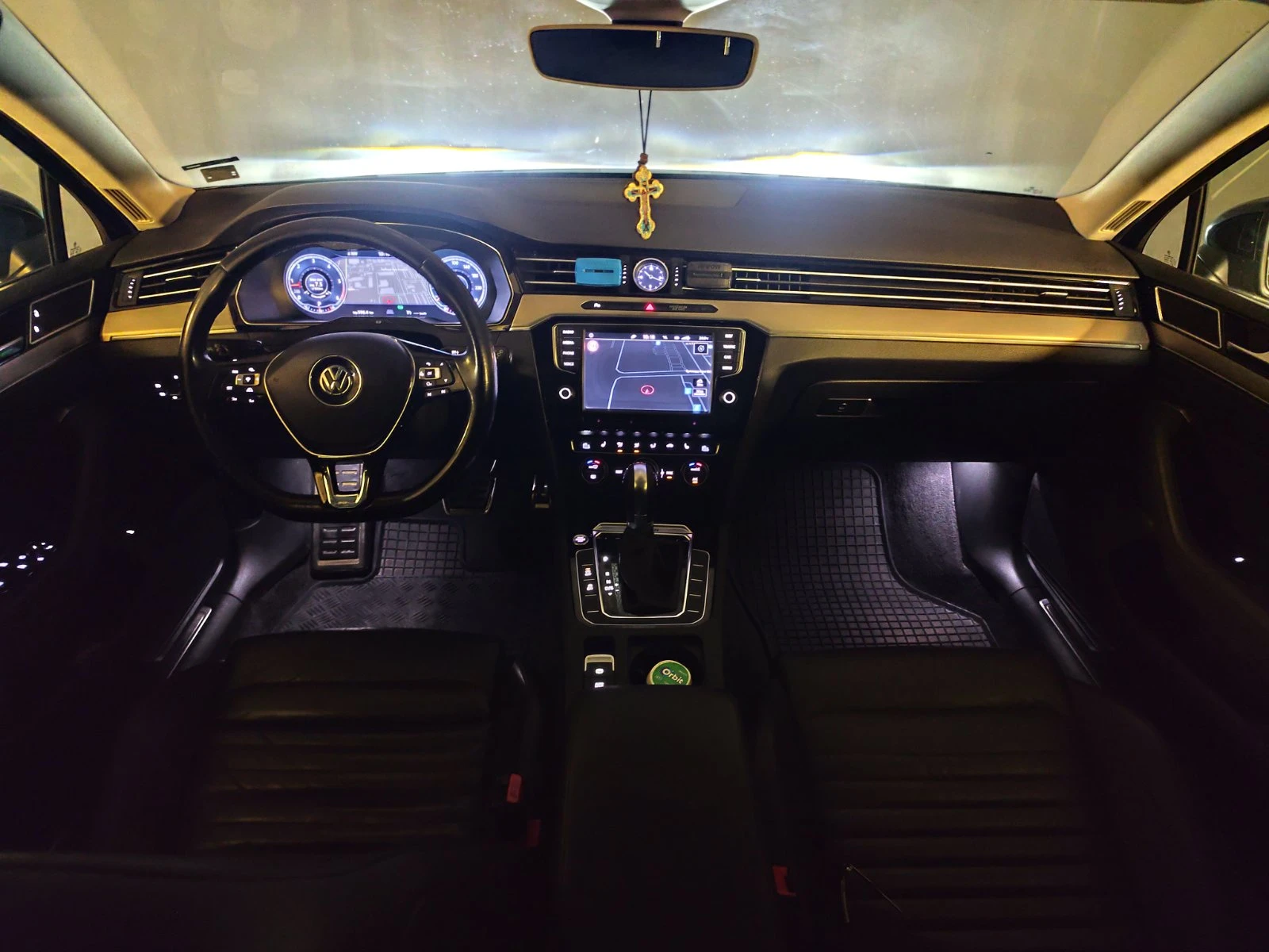 VW Passat 2.0 TDI 4 Motion DIGITAL COCKPIT - изображение 8