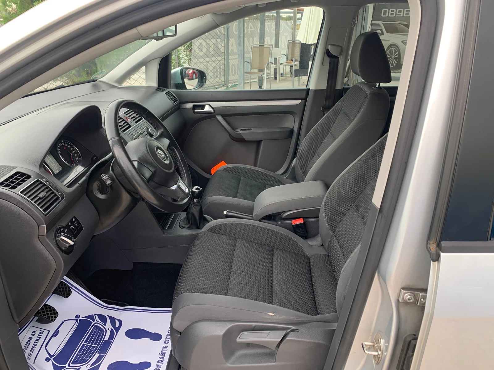 VW Touran 1.6TDI 6ск 7места - изображение 10