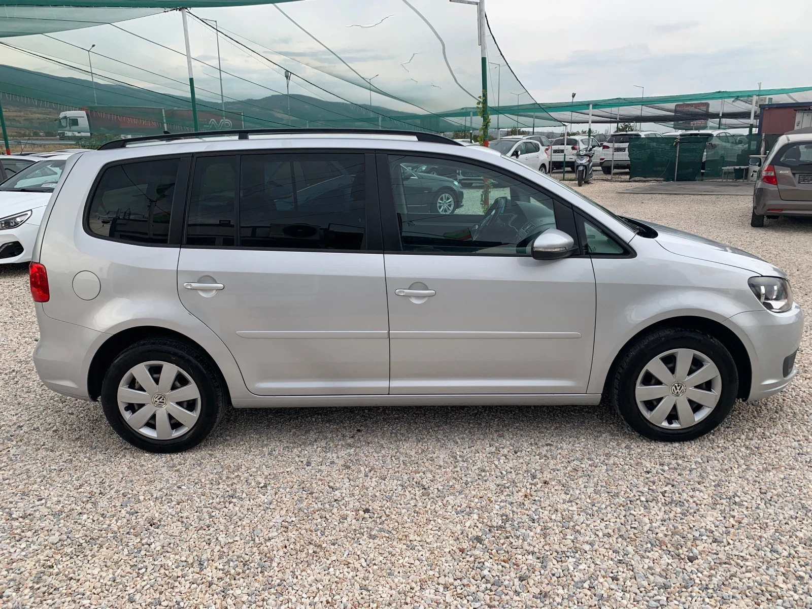 VW Touran 1.6TDI 6ск 7места - изображение 5