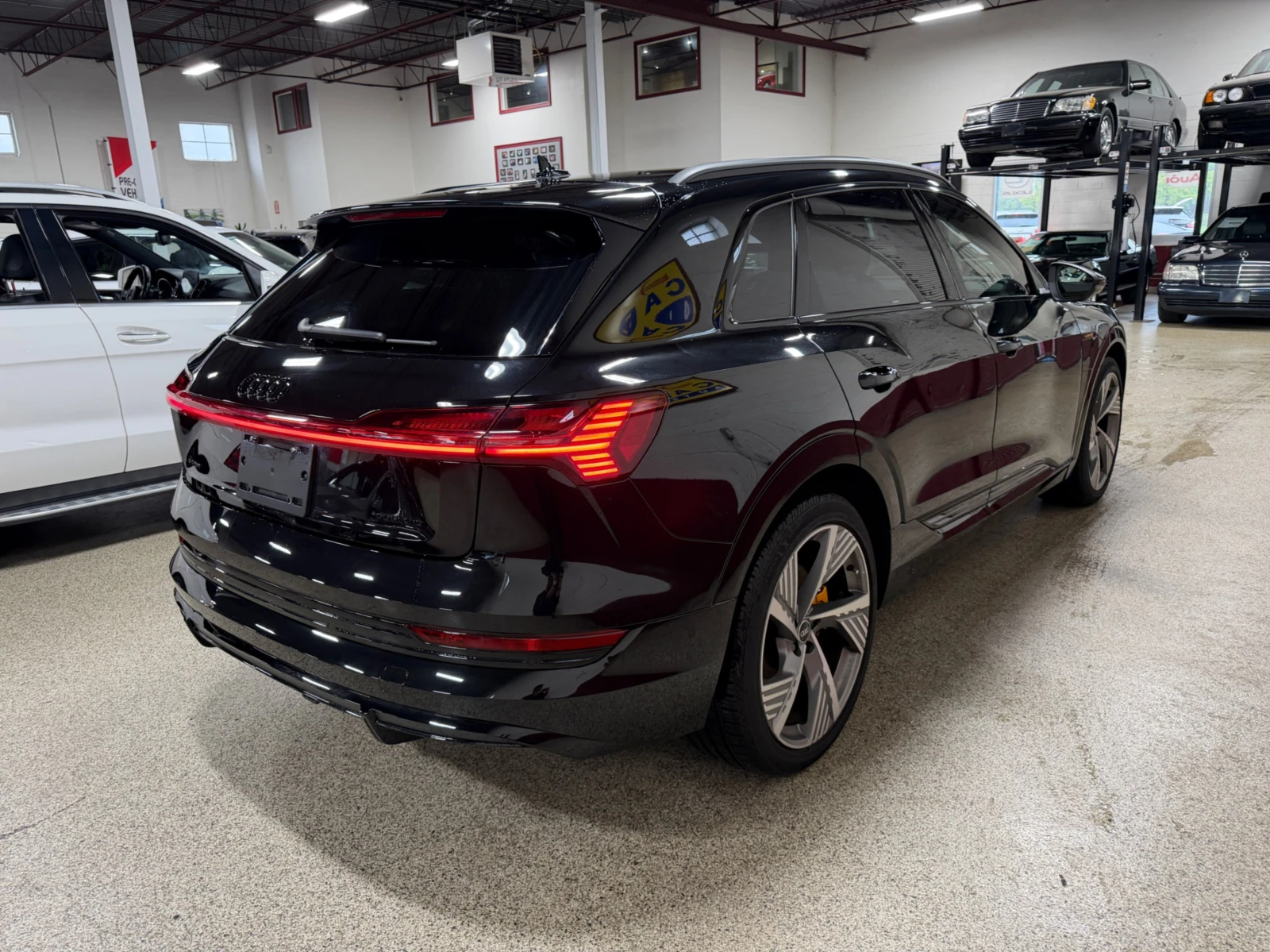 Audi E-Tron Technik / S-Line / PANO / 360 - изображение 4