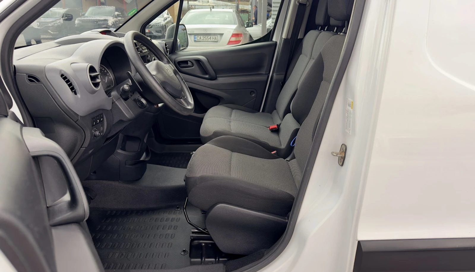 Peugeot Partner 1.6HDi 100кс., Autom., Klima - изображение 6