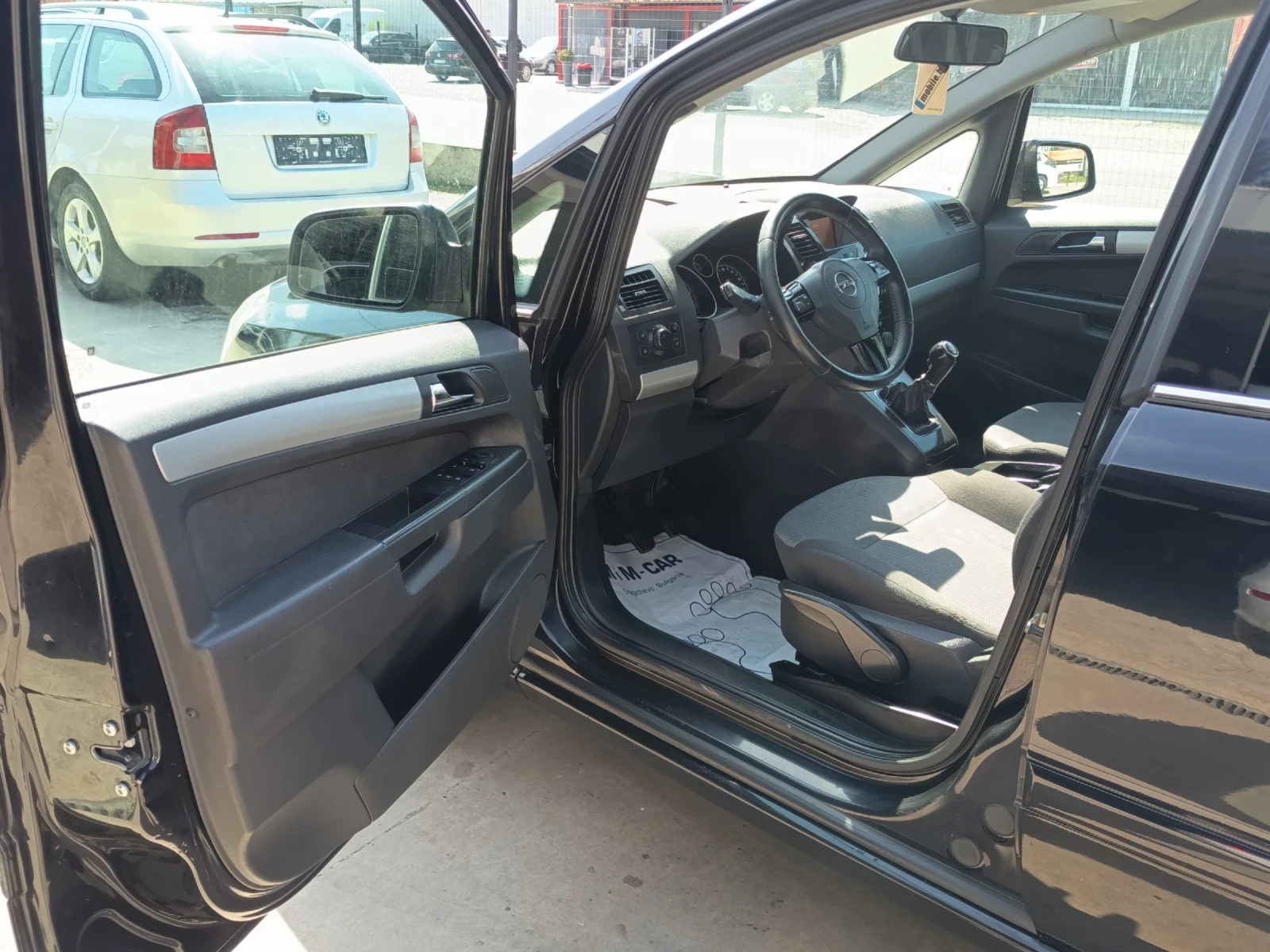 Opel Zafira 1.7cdti, снимка 8 - Автомобили и джипове - 53192042