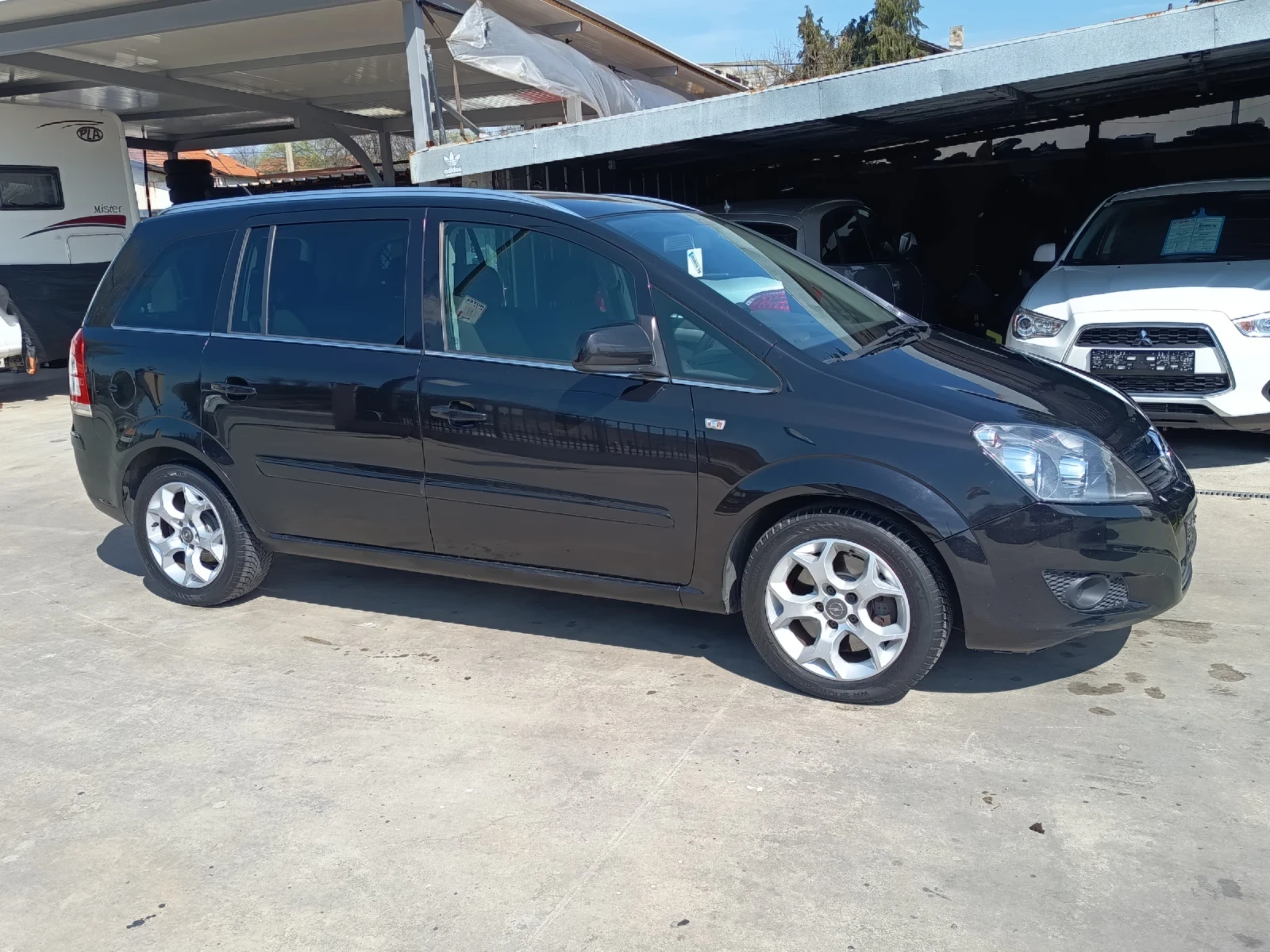 Opel Zafira 1.7cdti, снимка 3 - Автомобили и джипове - 53192042
