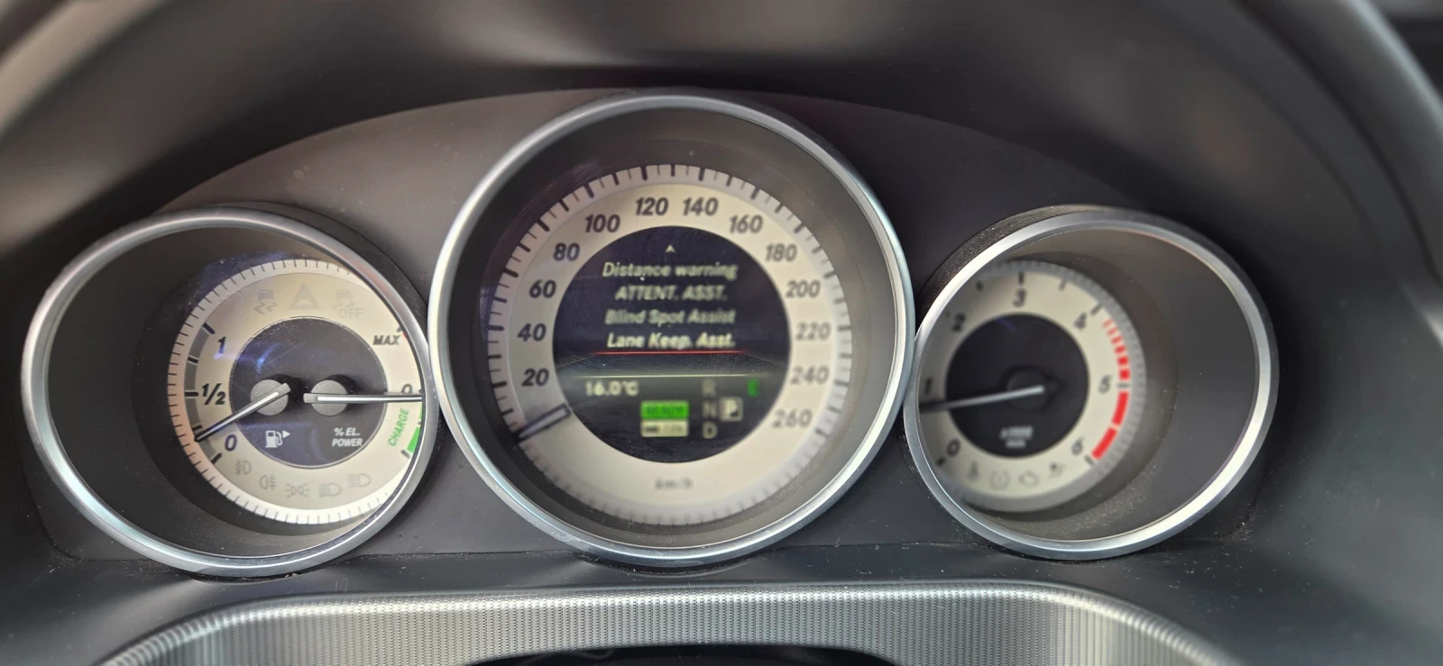 Mercedes-Benz E 300, снимка 12 - Автомобили и джипове - 53745608