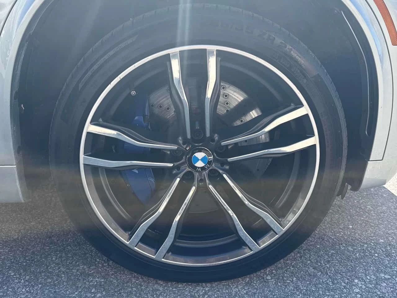 BMW X5M  * CARFAX * Хед-ъп * Harman Kardon * Червен салон , снимка 7 - Автомобили и джипове - 54094376