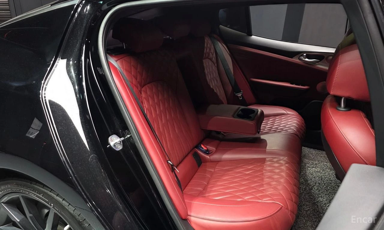 Kia Stinger 3.3 GT* DISTRONIC* 360 КАМЕРИ* ОБДУХВАНЕ* КЕЙЛЕС, снимка 16 - Автомобили и джипове - 54812052