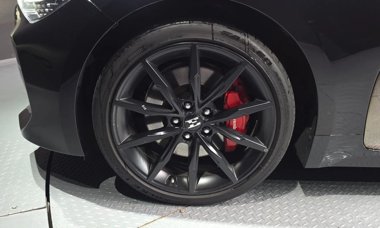 Kia Stinger 3.3 GT* DISTRONIC* 360 КАМЕРИ* ОБДУХВАНЕ* КЕЙЛЕС, снимка 5 - Автомобили и джипове - 54812052