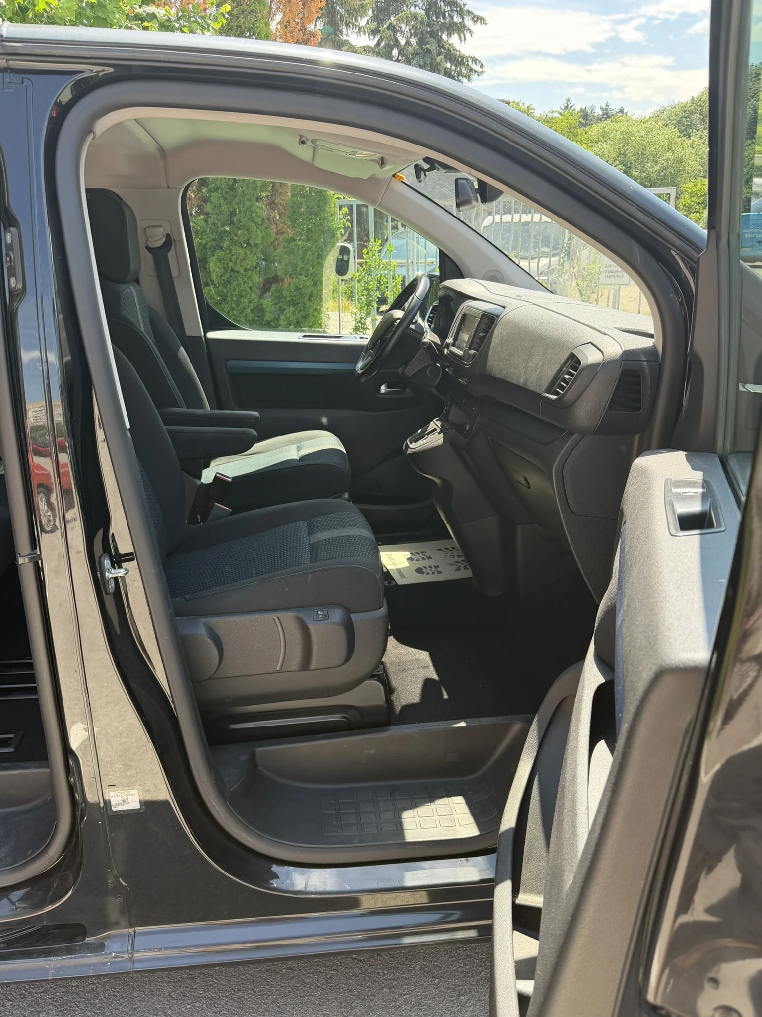 Peugeot Traveler e-TRAVELLER/8 МЕСТА/360/FAST CHARGE, снимка 9 - Автомобили и джипове - 54953748