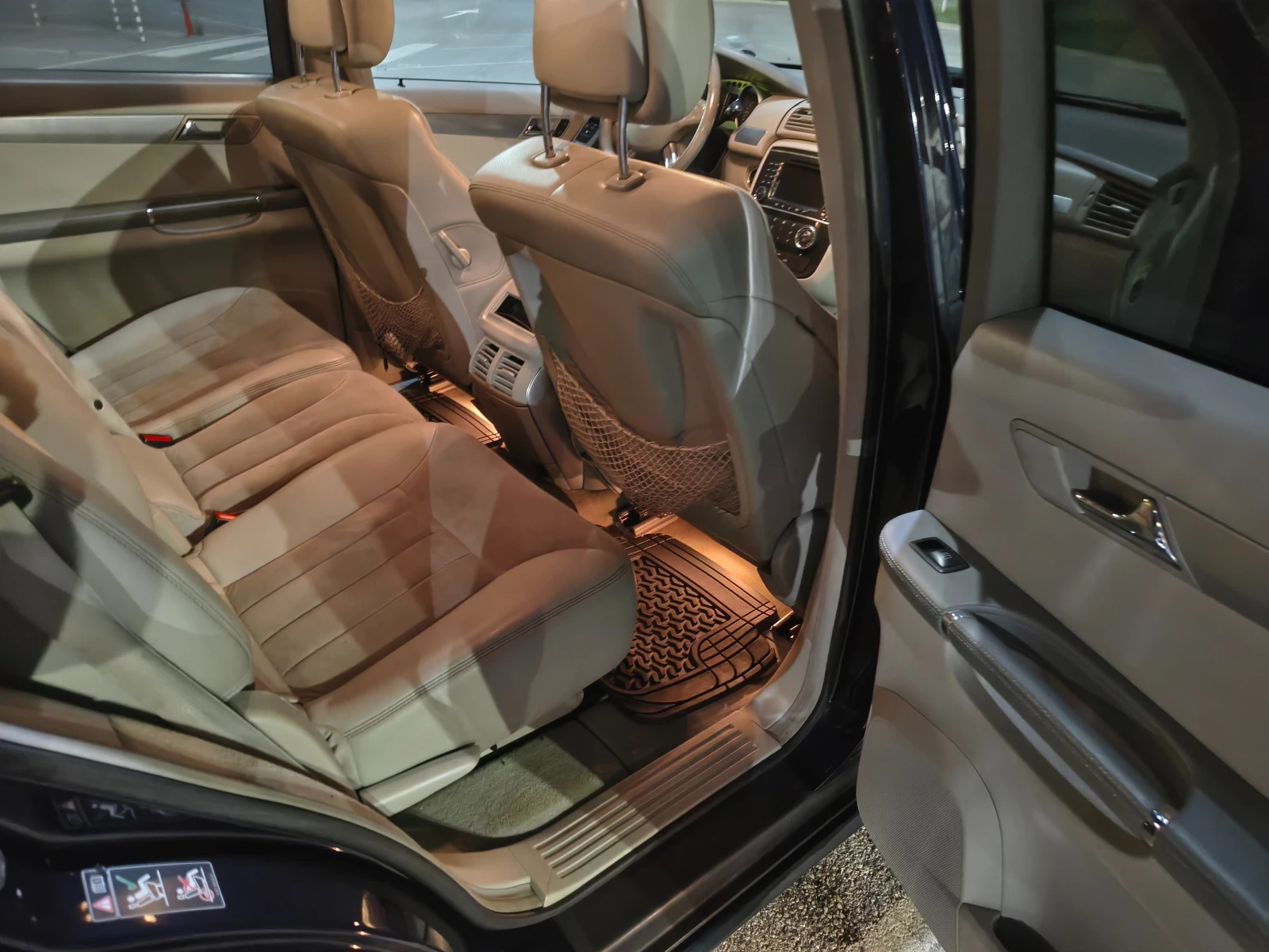 Mercedes-Benz R 320 CDI 4MATIC, снимка 17 - Автомобили и джипове - 55194027