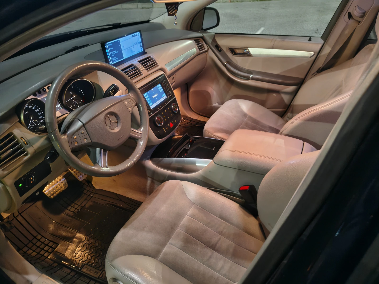 Mercedes-Benz R 320 CDI 4MATIC, снимка 14 - Автомобили и джипове - 55194027