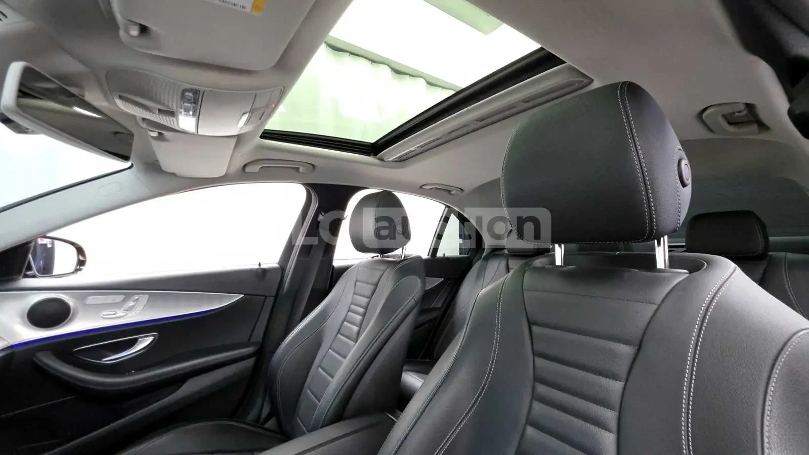 Mercedes-Benz E 300 AVANGARD/PANORAMA/360CAM/, снимка 15 - Автомобили и джипове - 55309989