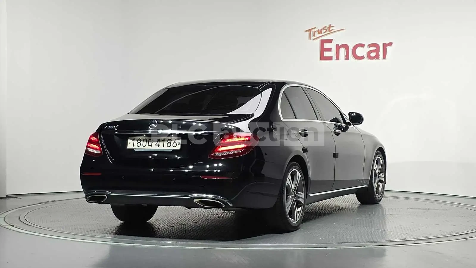 Mercedes-Benz E 300 AVANGARD/PANORAMA/360CAM/, снимка 2 - Автомобили и джипове - 55309989