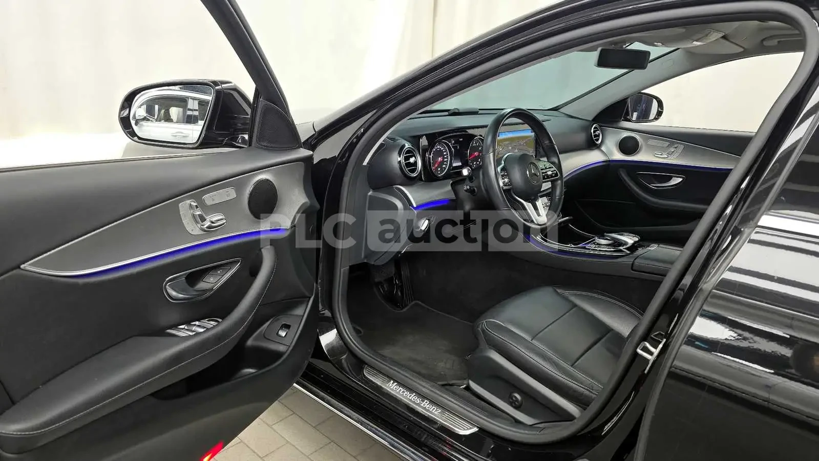 Mercedes-Benz E 300 AVANGARD/PANORAMA/360CAM/, снимка 8 - Автомобили и джипове - 55309989