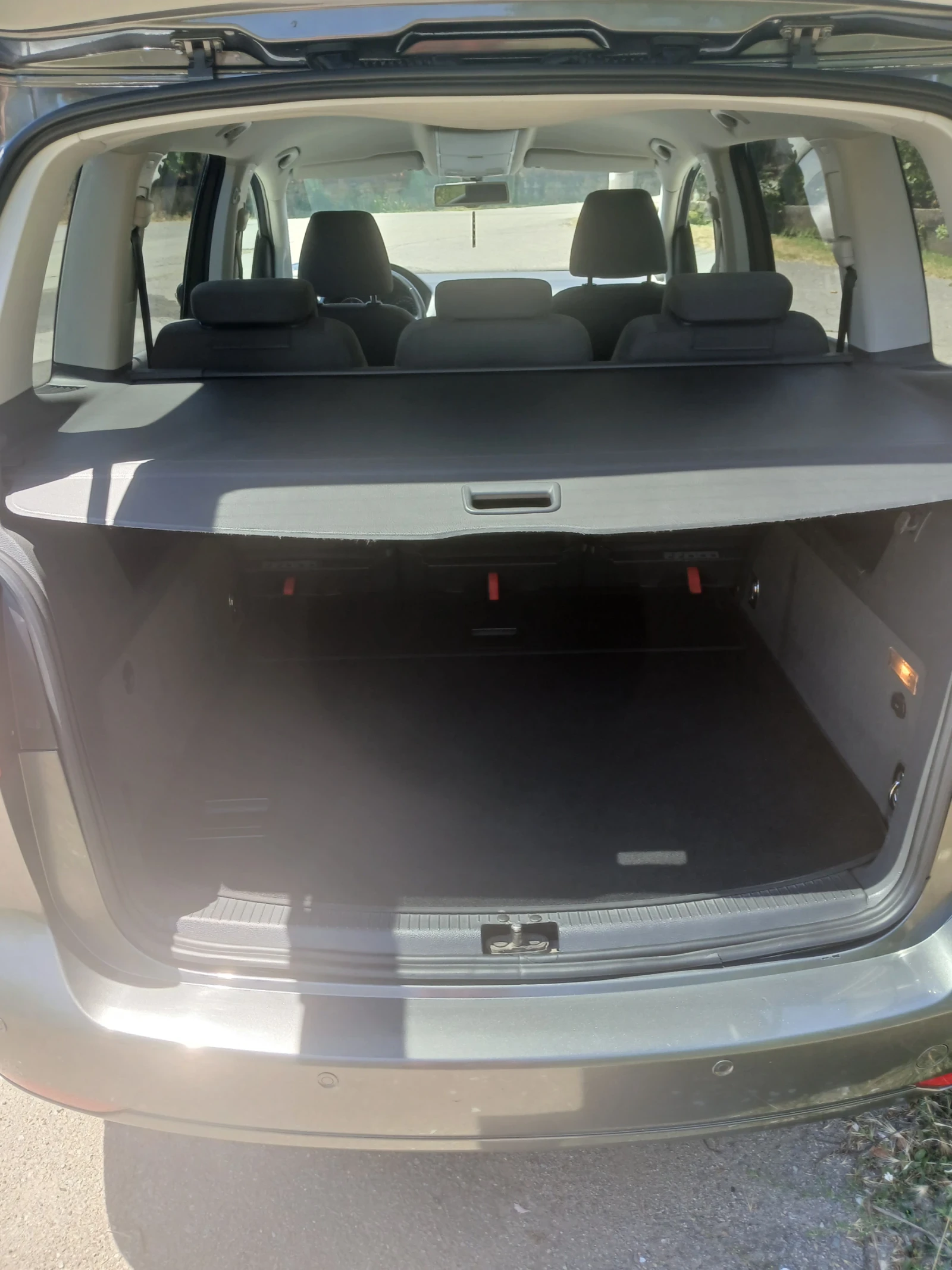 VW Touran, снимка 7 - Автомобили и джипове - 55456675