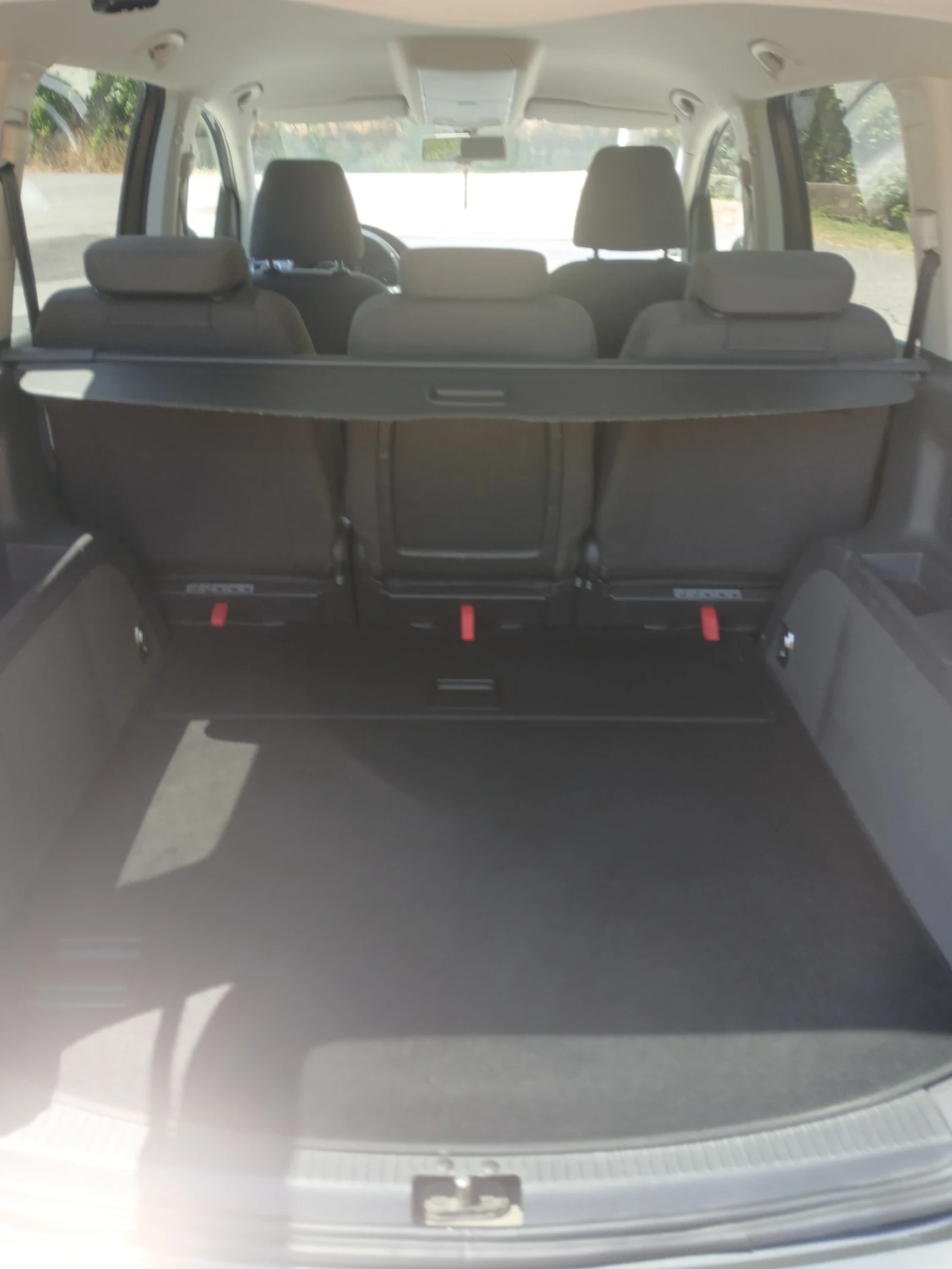 VW Touran, снимка 8 - Автомобили и джипове - 55456675