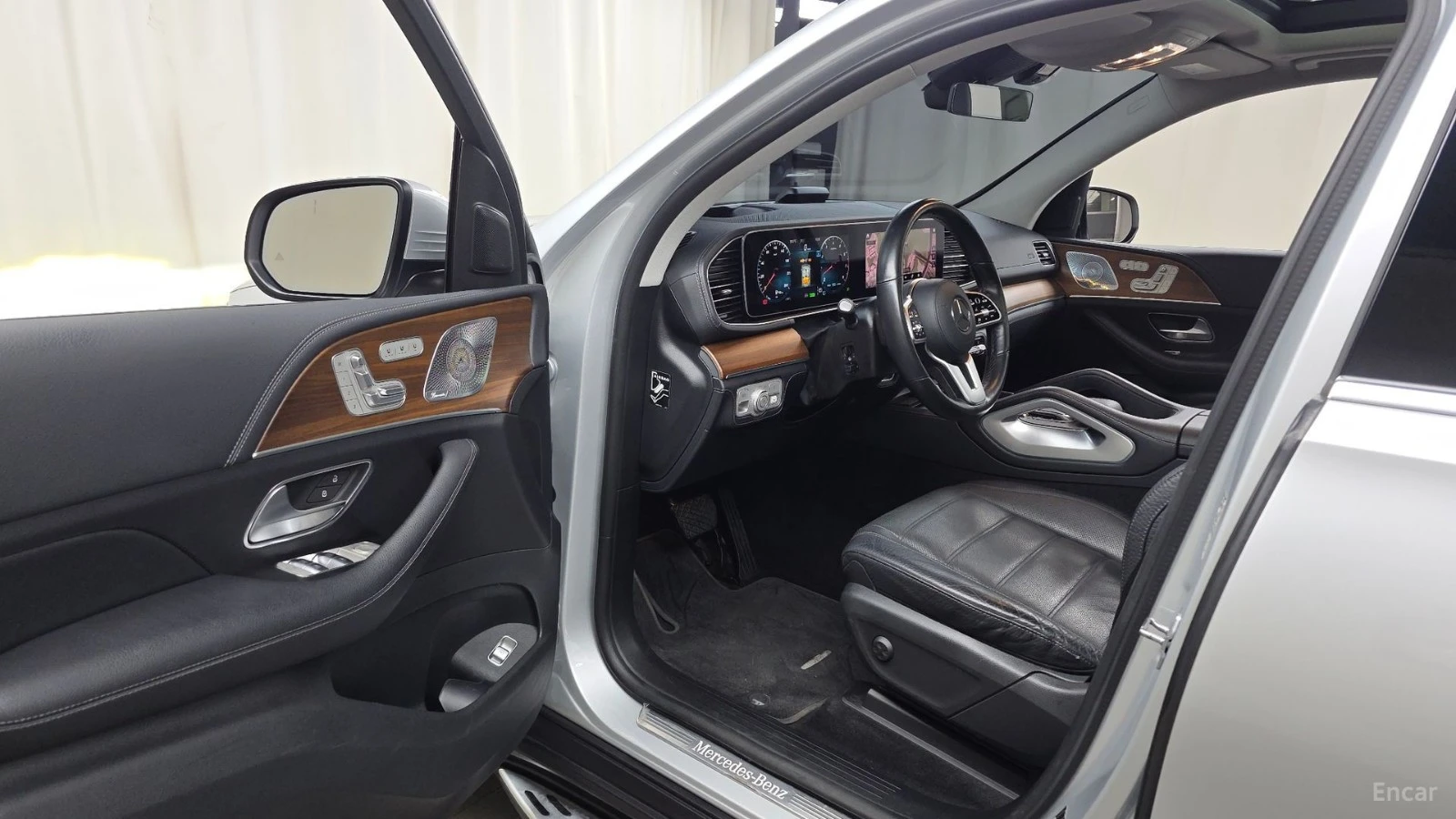 Mercedes-Benz GLE 450 4MATIC* AMG* BURMESTER* 360* HUD* PANO* ПОДГР* ОБД, снимка 9 - Автомобили и джипове - 55651973