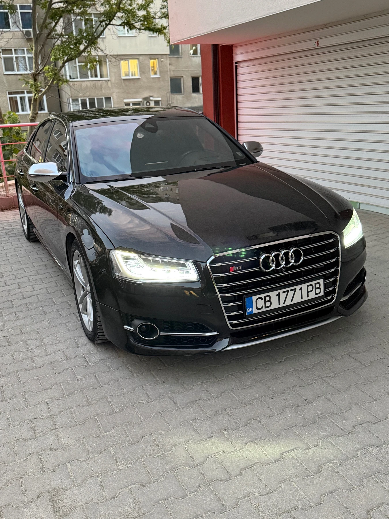 Audi S8, снимка 2 - Автомобили и джипове - 55902977