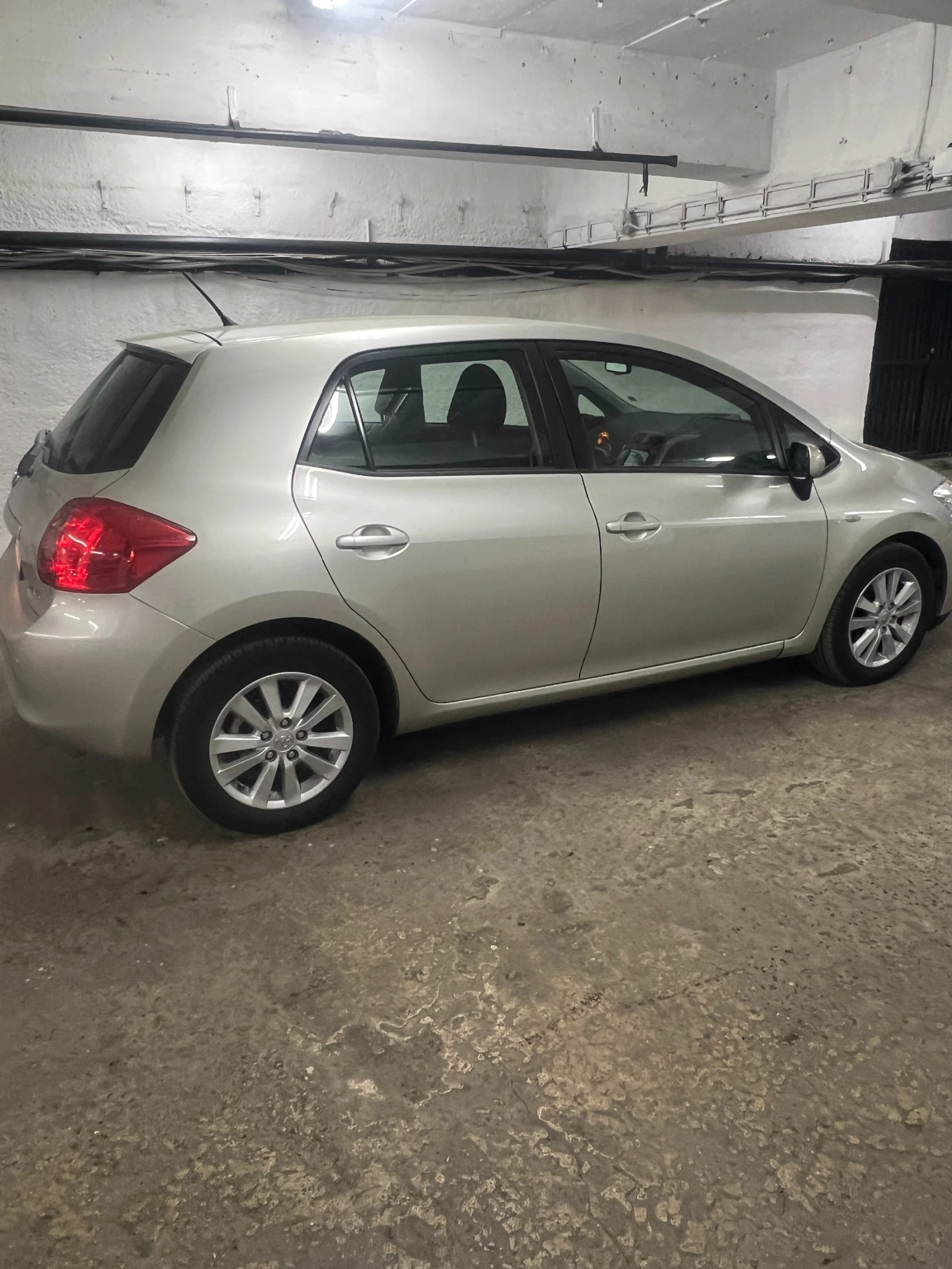 Toyota Auris, снимка 6 - Автомобили и джипове - 56024741