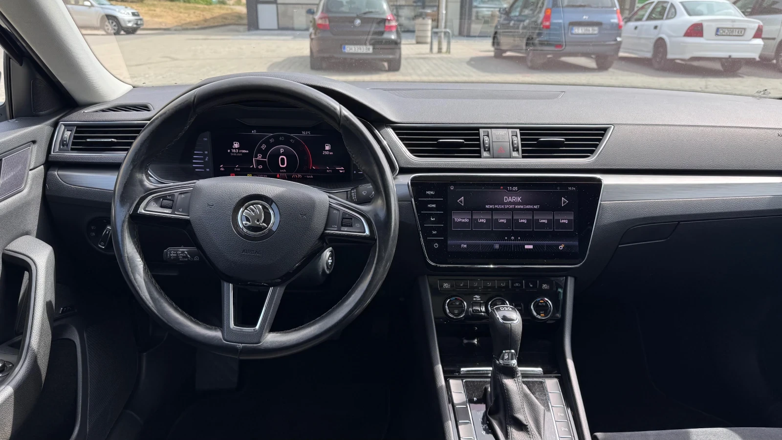 Skoda Superb 2.0TDI 150кс DIGITAL* Panorama* Memory* Keyless* F, снимка 12 - Автомобили и джипове - 56136012