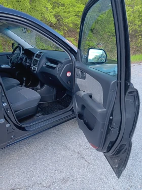 Kia Sportage 2.0-ГАЗ-БЕНЗИН-141к.с.-ИТАЛИЯ-РЕГИСТРИРАН-ОТЛИЧЕН! - 7499 € / 14666.77 лв. - 50474353 9