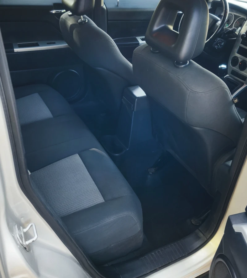 Jeep Patriot 2.0 CRD 140 к.с. 6 скорости, снимка 15 - Автомобили и джипове - 52507744