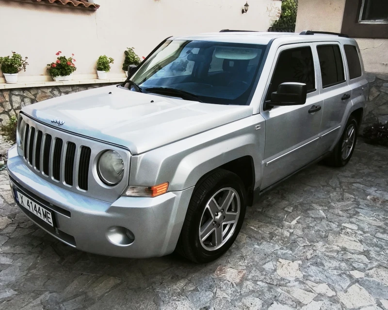 Jeep Patriot 2.0 CRD 140 к.с. 6 скорости, снимка 5 - Автомобили и джипове - 52507744
