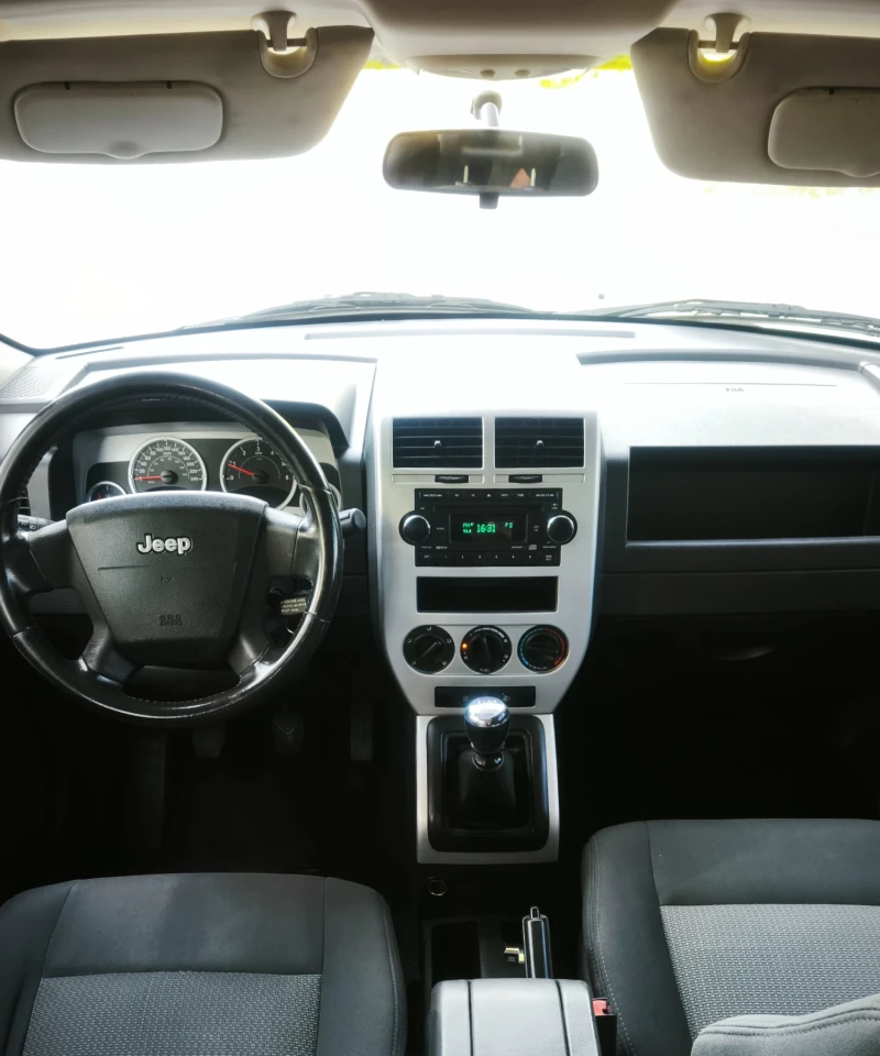 Jeep Patriot 2.0 CRD 140 к.с. 6 скорости, снимка 13 - Автомобили и джипове - 52507744